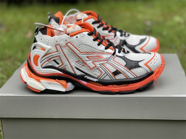 Balenciaga Runner Orange 677402 W3RB7 9051