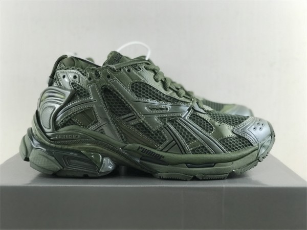 Balenciaga Runner Army Green 677403 W1RN3 2025