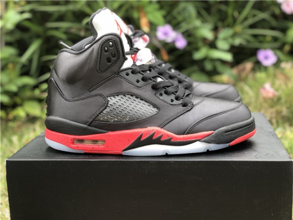 Jordan 5 Retro Satin Bred 136027-006