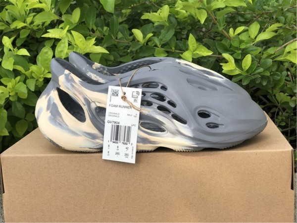 Adidas Yeezy Foam RNNR MXT Moon Gray GV7904