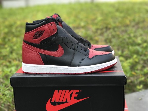 Jordan 1 Retro High Bred Banned (2016) 555088-001