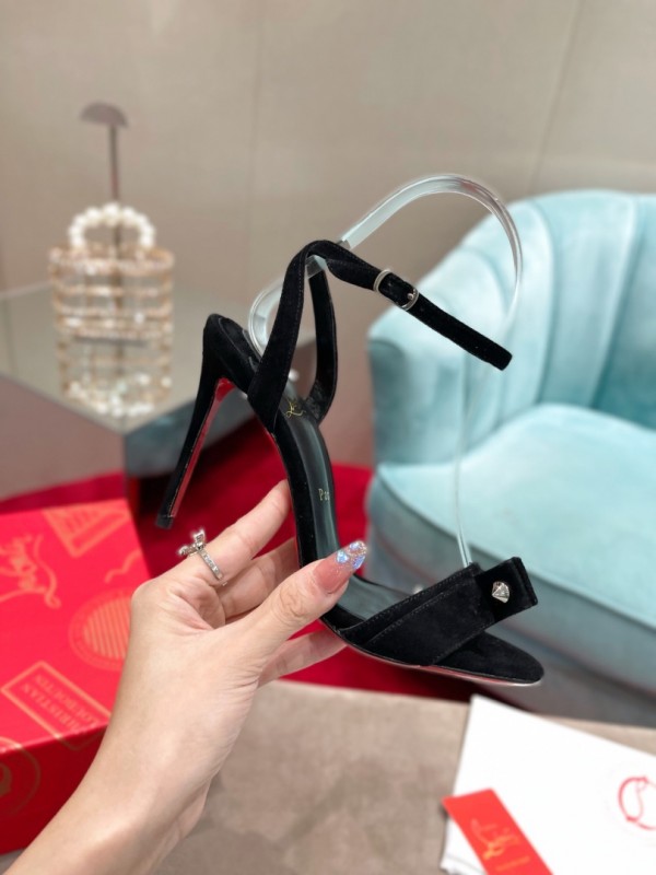 Christian Louboutin Double nail sandals series Apricot Yang Kyo