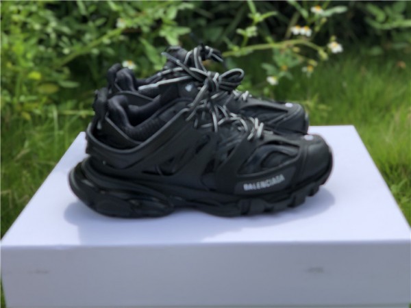 Balenciaga Track Black 542023 W3AC1 1090