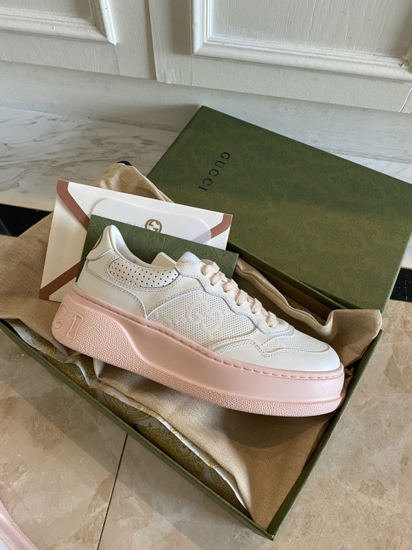 Gucci GG embossed sneaker 684911 1XL10 9014