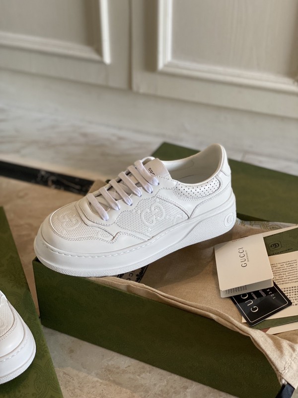 Gucci GG embossed sneaker 670408 1XL10 9014