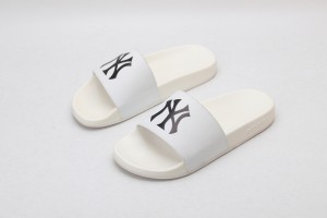 Gucci Slide Sandal GUCS012