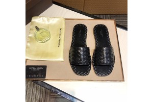 Bottega Veneta Slides Black A000-P260