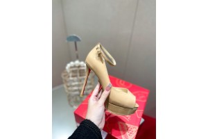 Christian Louboutin Wavy fish mouth Naked