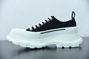 Alexander McQueen Low-Top Flatform Sneakers 611705W4L32