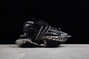 Balmain Unicorn Low-Top Black YM0VJ309KPNR